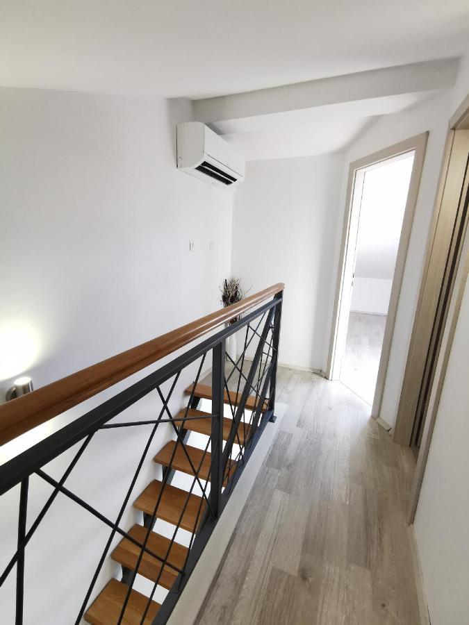 Apartments Rita Nemira Omis Exterior photo