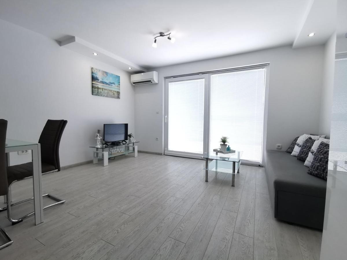 Apartments Rita Nemira Omis Exterior photo